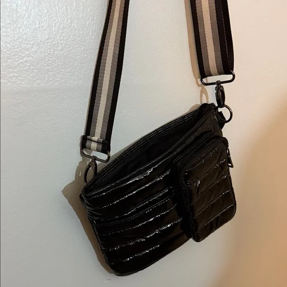 THINK ROYLN Sleek Black Bag - Picture 7 of 10